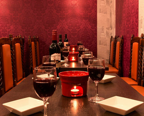 <center>熟成肉&チーズの店 chouchou-シュシュ-四ッ谷店</center>